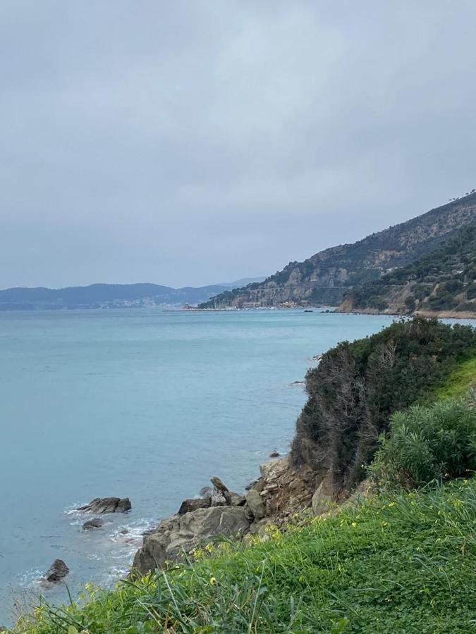 Appartamento Vista Mare Альбенга Экстерьер фото
