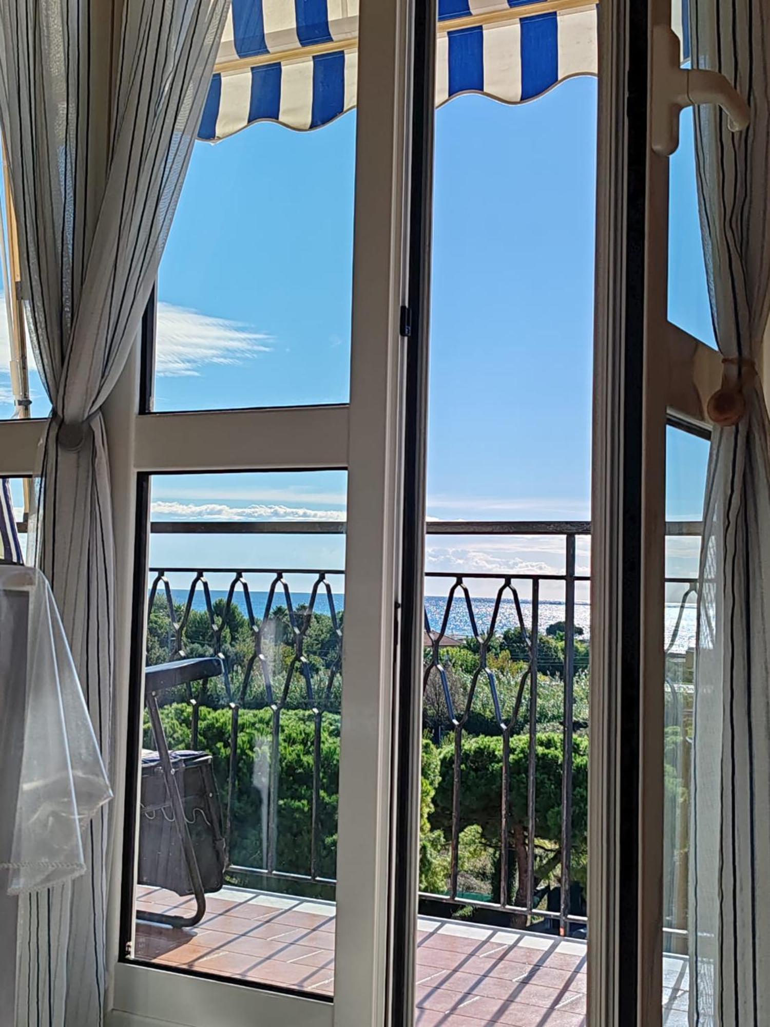 Appartamento Vista Mare Альбенга Экстерьер фото