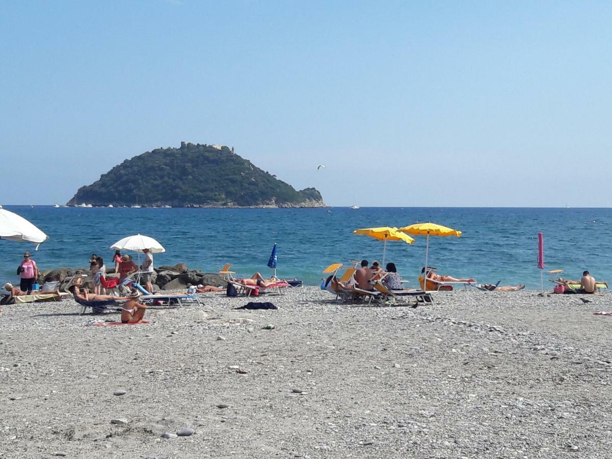 Appartamento Vista Mare Альбенга Экстерьер фото