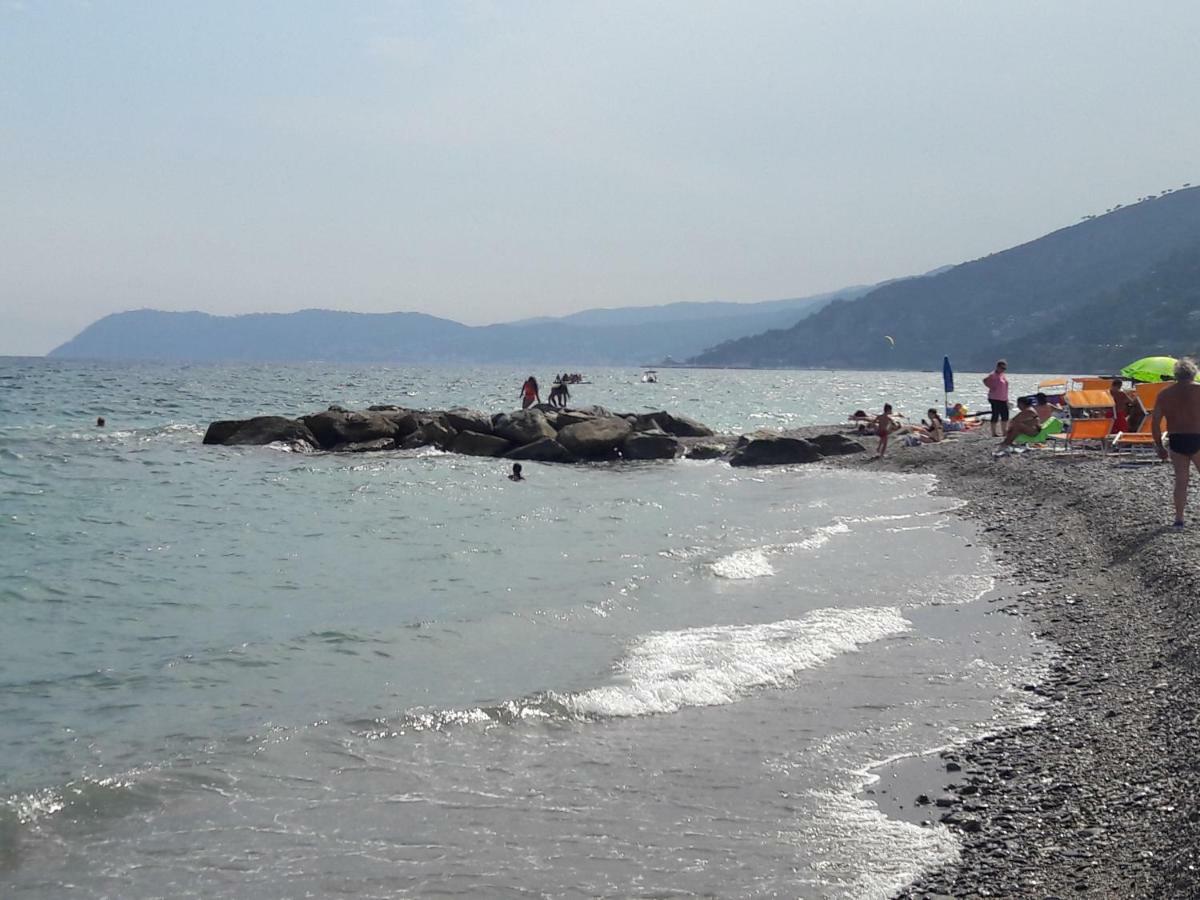 Appartamento Vista Mare Альбенга Экстерьер фото
